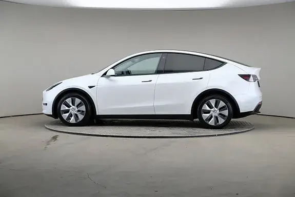Tesla Model Y 2023 photo 4