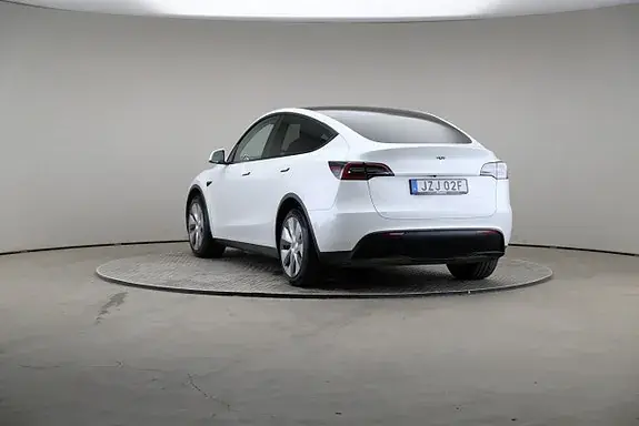 Tesla Model Y 2023 photo 2