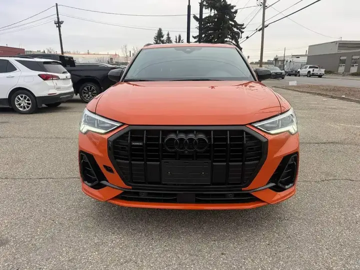 Audi Q3 2022 photo 2