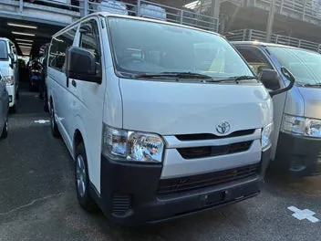 Toyota Hiace 2021 photo 2