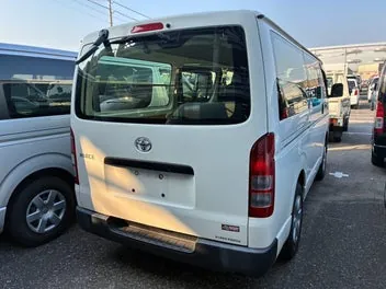 Toyota Hiace 2021 photo 4