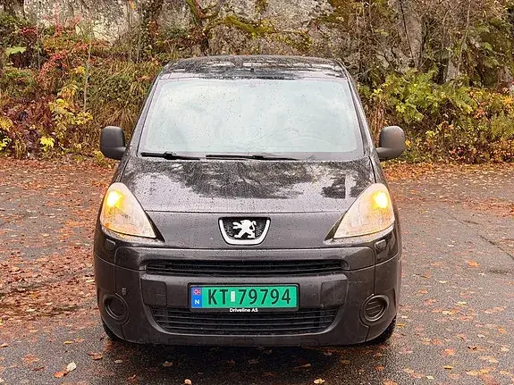 Peugeot Partner 2011 photo 2