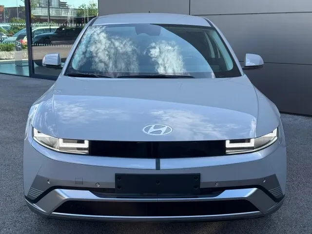 Hyundai Ioniq 5 photo 2