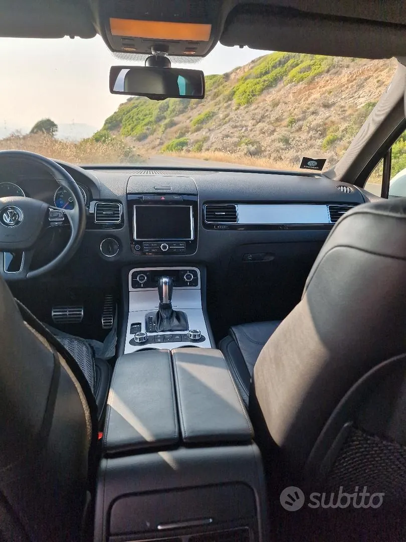 Volkswagen Touareg 2011 photo 2