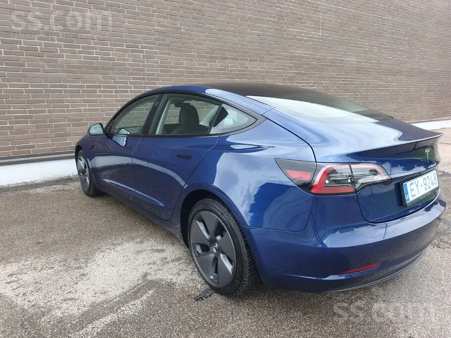 Tesla Model 3 2023 photo 3