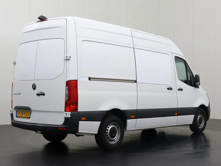 Mercedes-Benz Sprinter 2022 photo 2