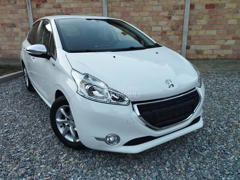 Peugeot 208 2015 photo 5