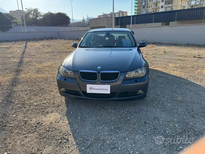 BMW 320D 2005 photo 2