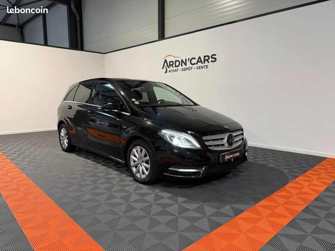 Mercedes-Benz B-Class 2012 photo 2