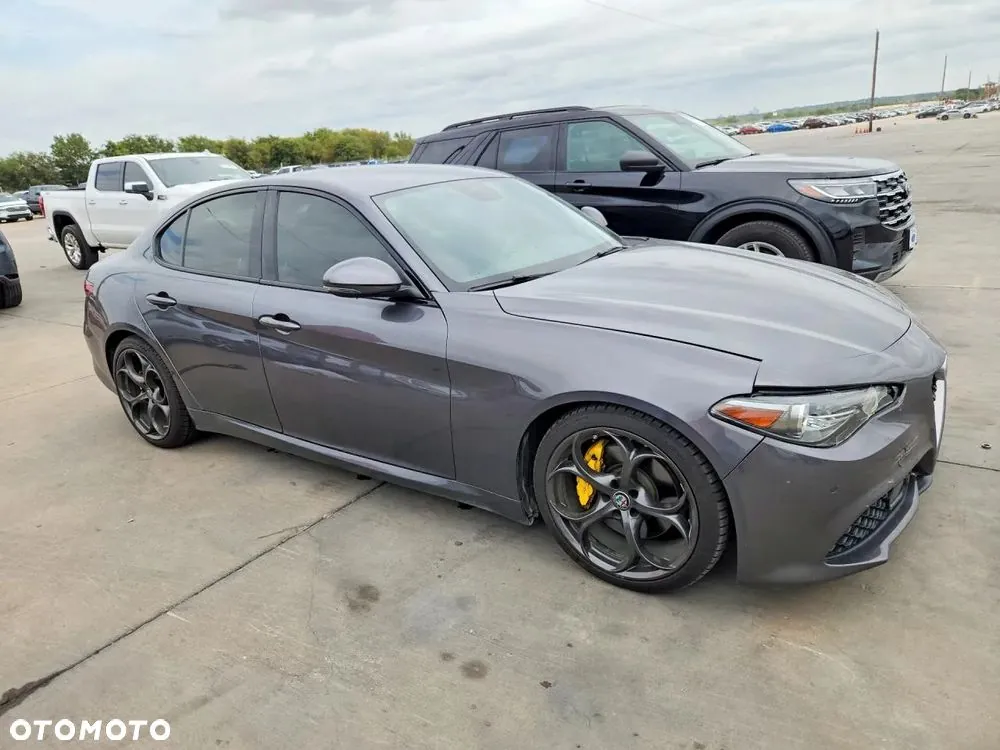 Alfa Romeo Giulia 2018 photo 2
