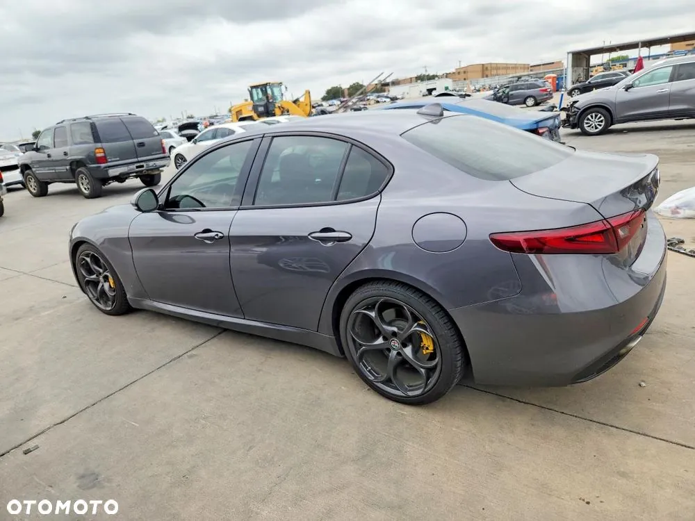 Alfa Romeo Giulia 2018 photo 3