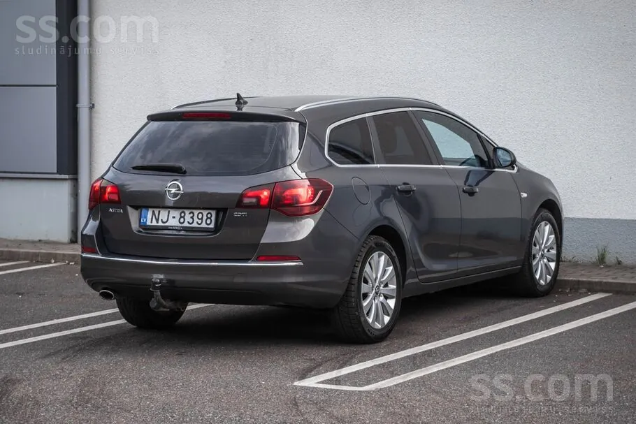 Opel Astra 2014 photo 4
