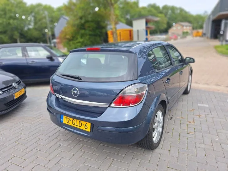 Opel Astra 2008 photo 3