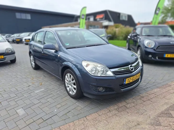 Opel Astra 2008 photo 2