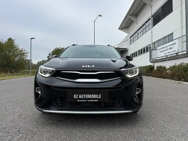 Kia Stonic 2023 photo 2