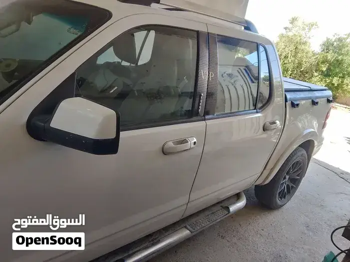 Ford Explorer 2010 photo 4