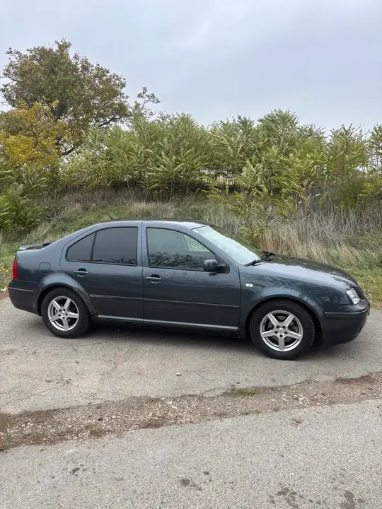 Volkswagen Bora 2003 photo 2