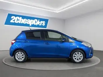 Toyota Vitz 2017 photo 5