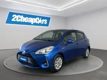 Toyota Vitz 2017 photo 2