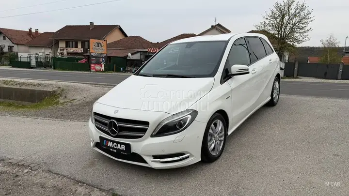Mercedes-Benz B 200