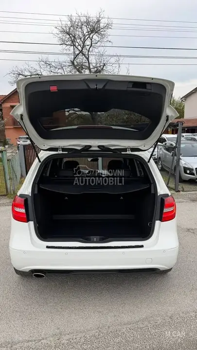Mercedes-Benz B 200 2012 photo 5