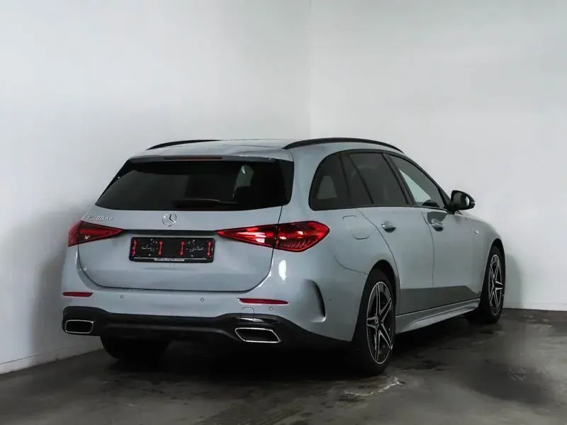 Mercedes-Benz C-Class 2025 photo 3