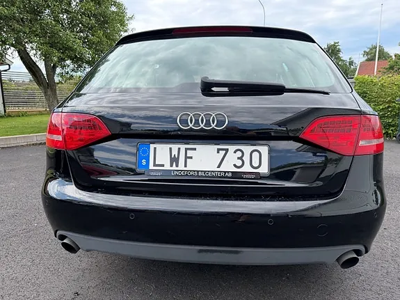 Audi A4 2012 photo 2