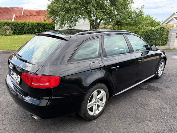 Audi A4 2012 photo 4