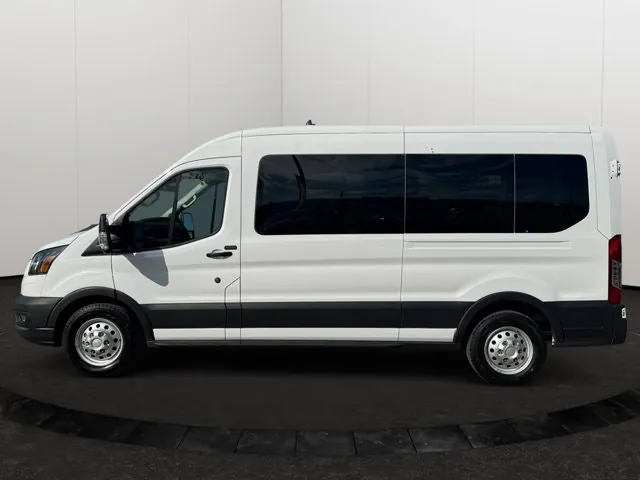 Ford Transit Passenger 2023 photo 3