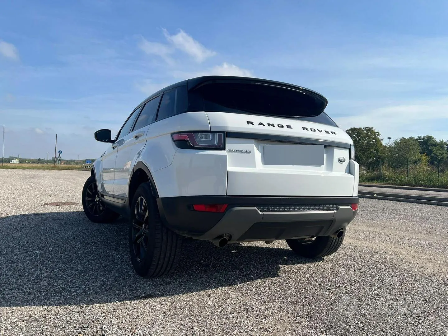 Land Rover Evoque 2019 photo 3