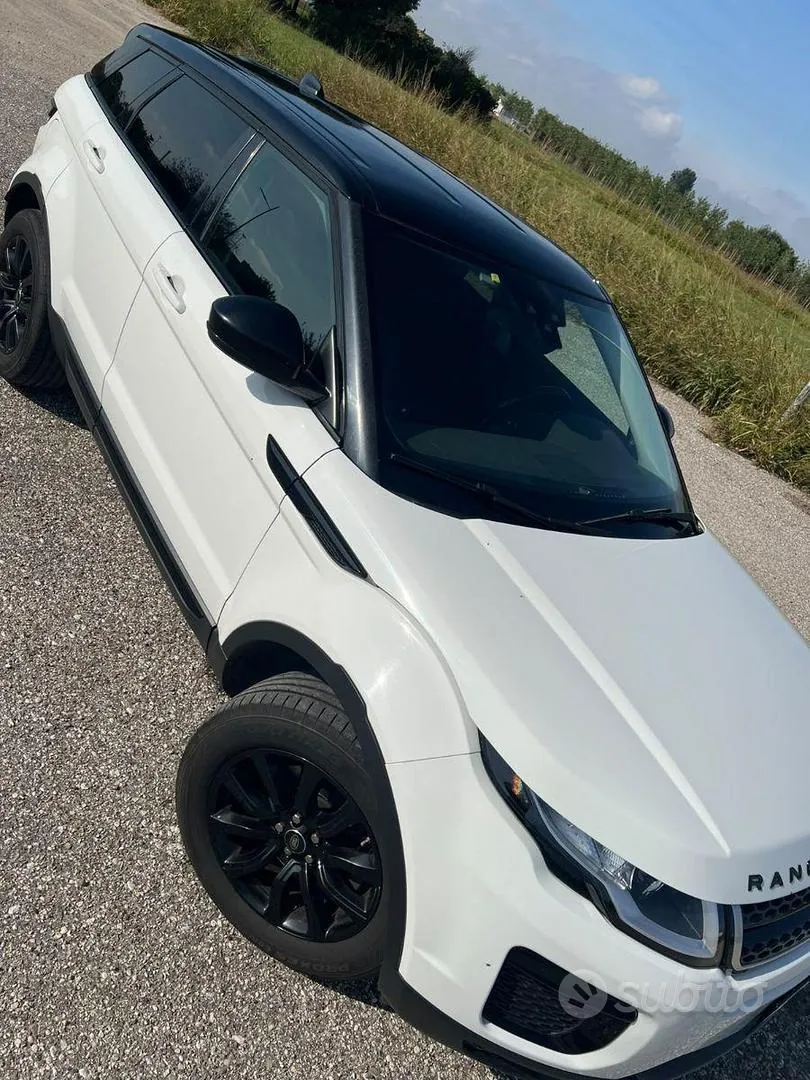 Land Rover Evoque 2019 photo 2