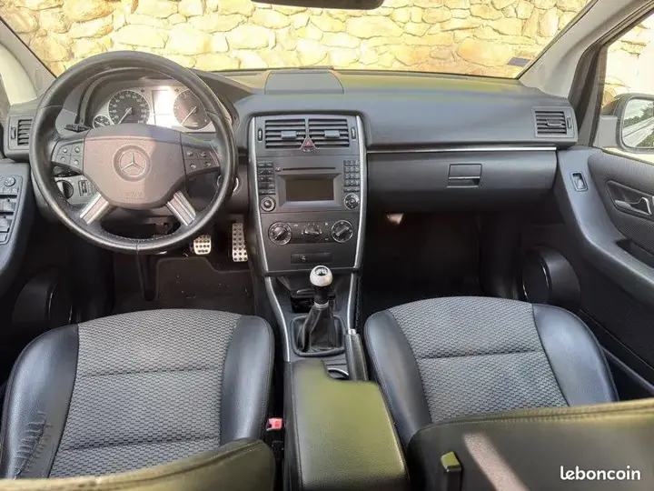 Mercedes-Benz B-Class 2009 photo 3