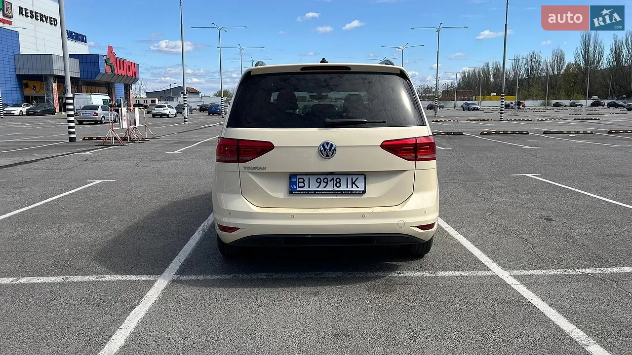 Volkswagen Touran 2020 photo 2