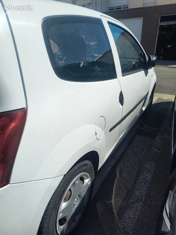 Renault Twingo 2011 photo 2