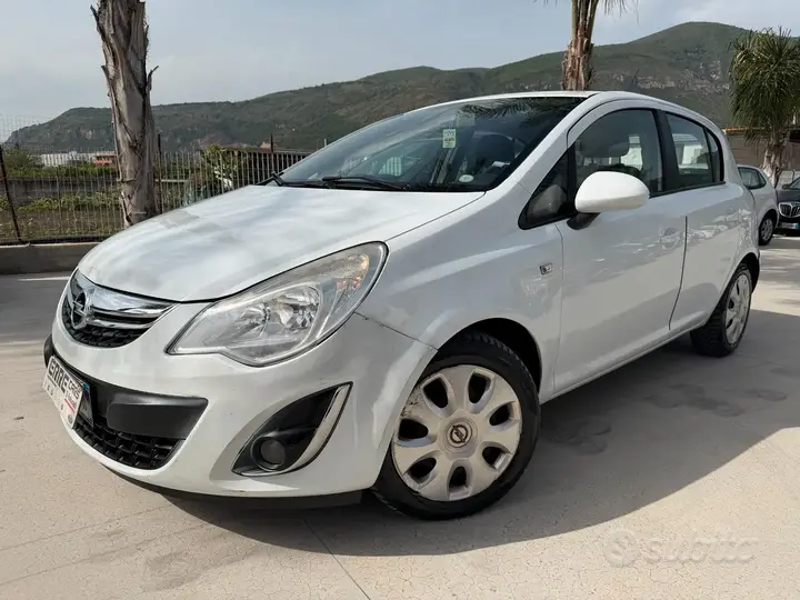 Opel Corsa 2012 photo 2