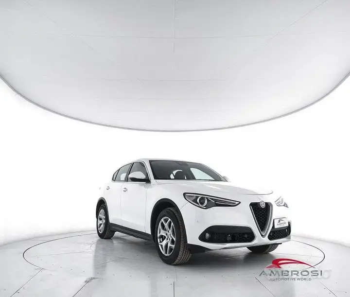 Alfa Romeo Stelvio 2021 photo 2