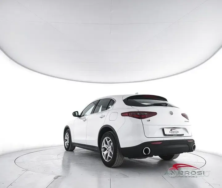 Alfa Romeo Stelvio 2021 photo 4