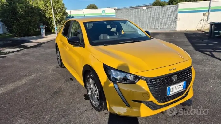 Peugeot 208