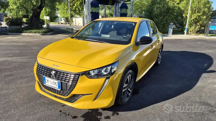 Peugeot 208 2023 photo 3