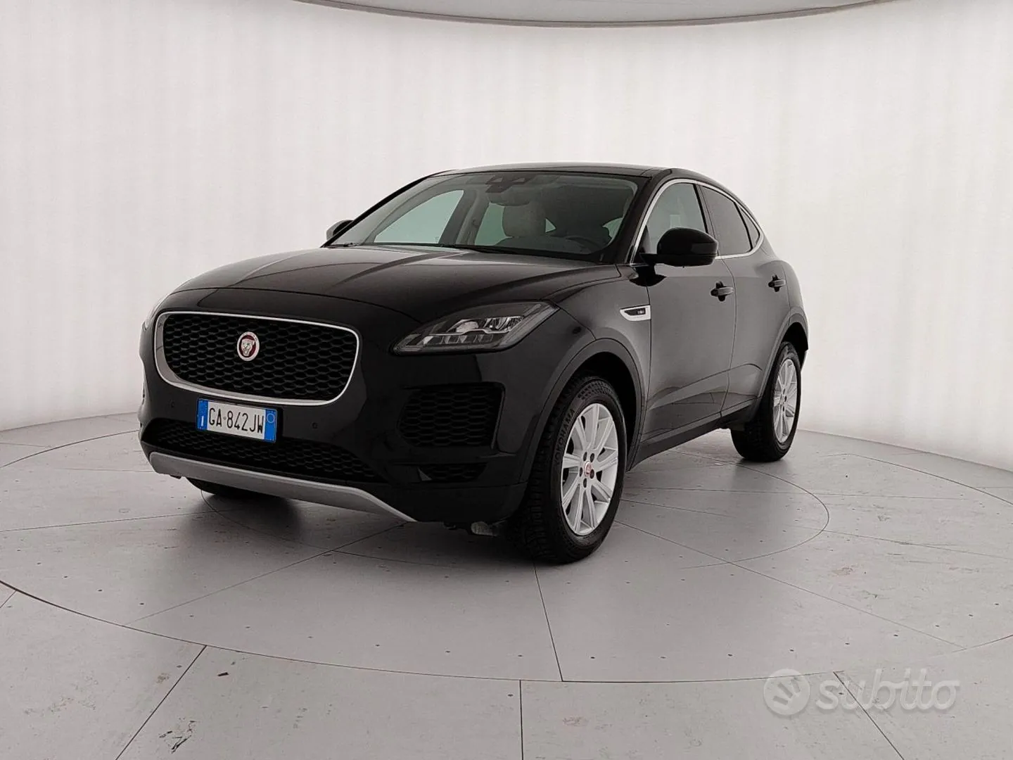 Jaguar E-Pace 2020 photo 3