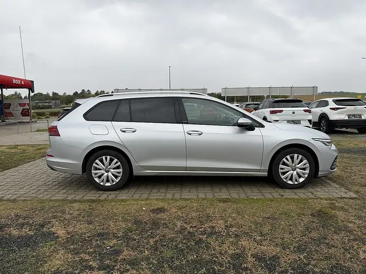 Volkswagen Golf 2023 photo 3