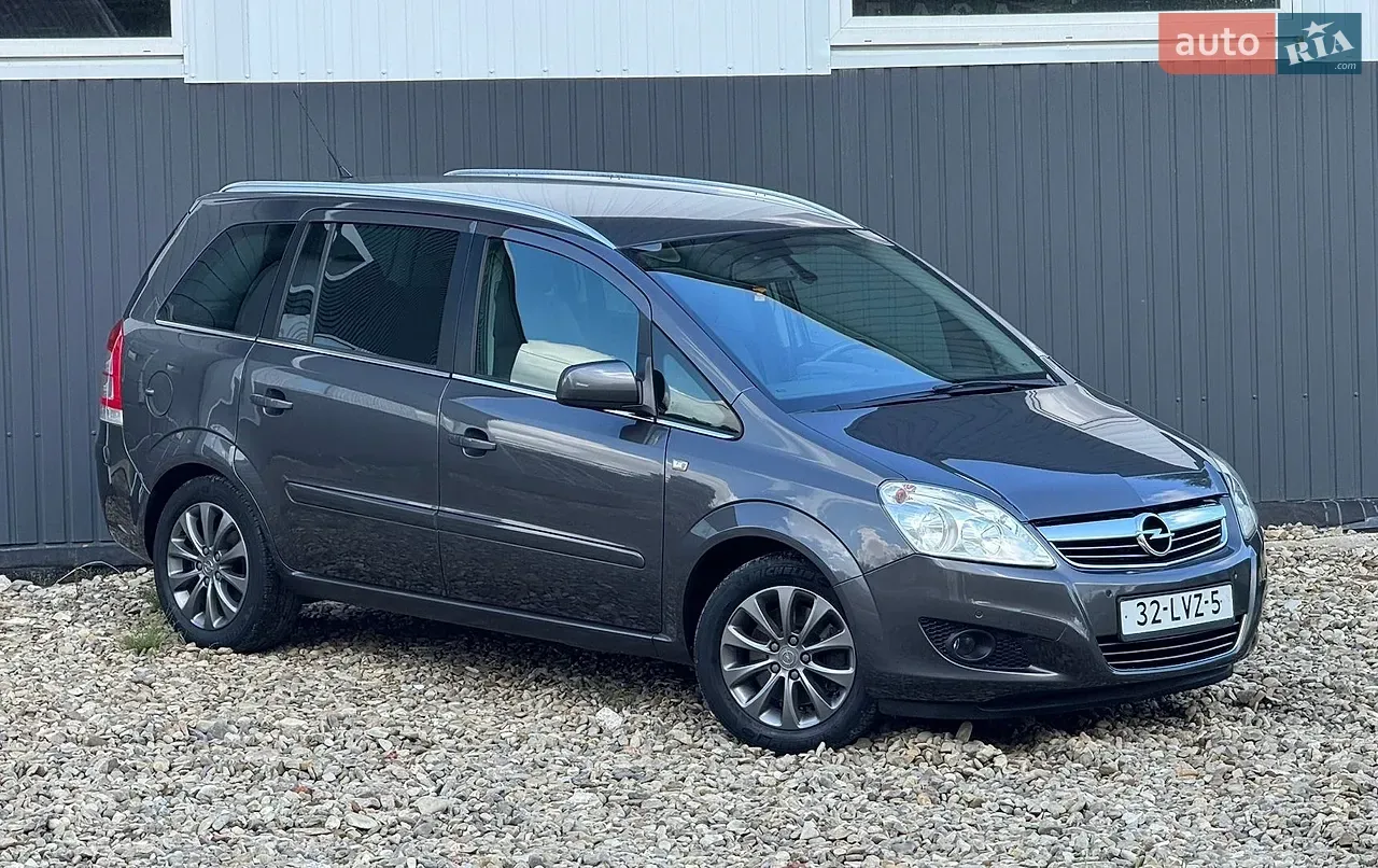 Opel Zafira 2012 photo 2