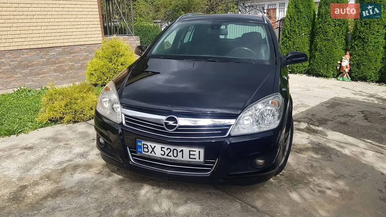 Opel Astra 2009 photo 2