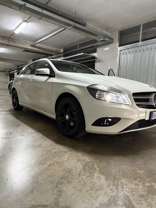 Mercedes-Benz A 180 2014 photo 3