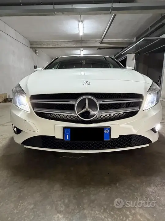 Mercedes-Benz A 180 2014 photo 2
