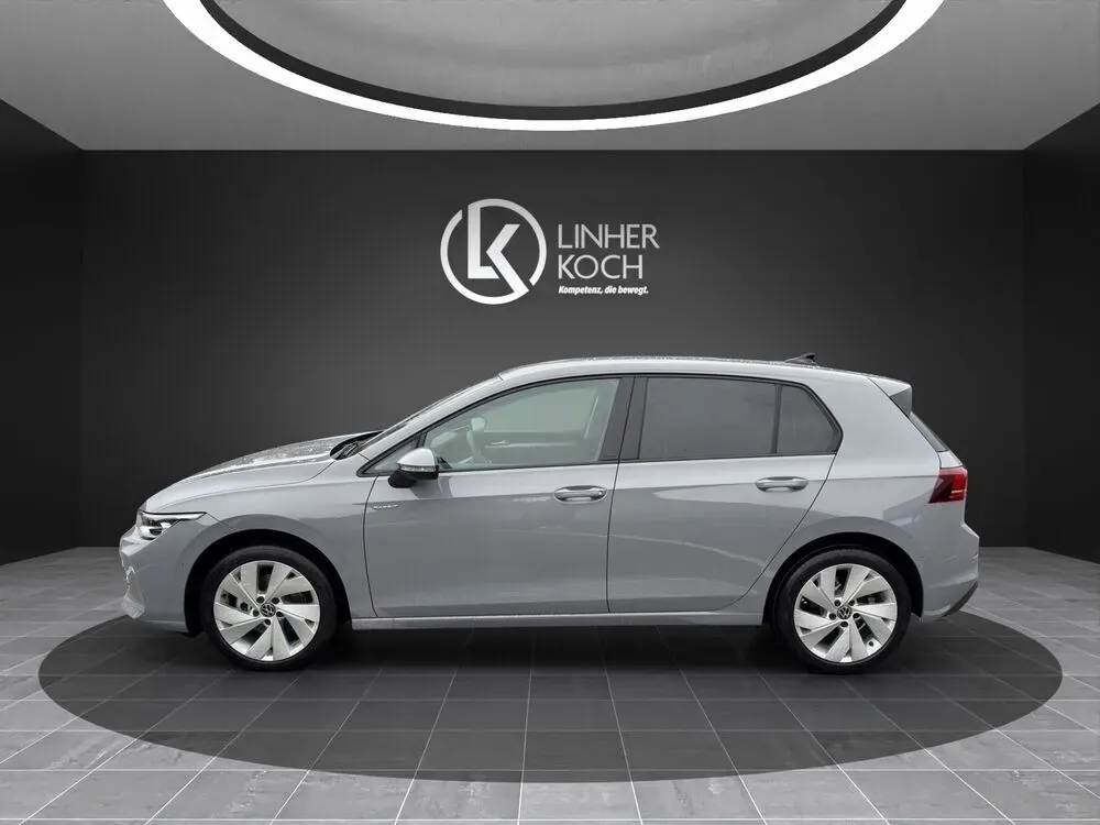 Volkswagen Golf 2025 photo 2