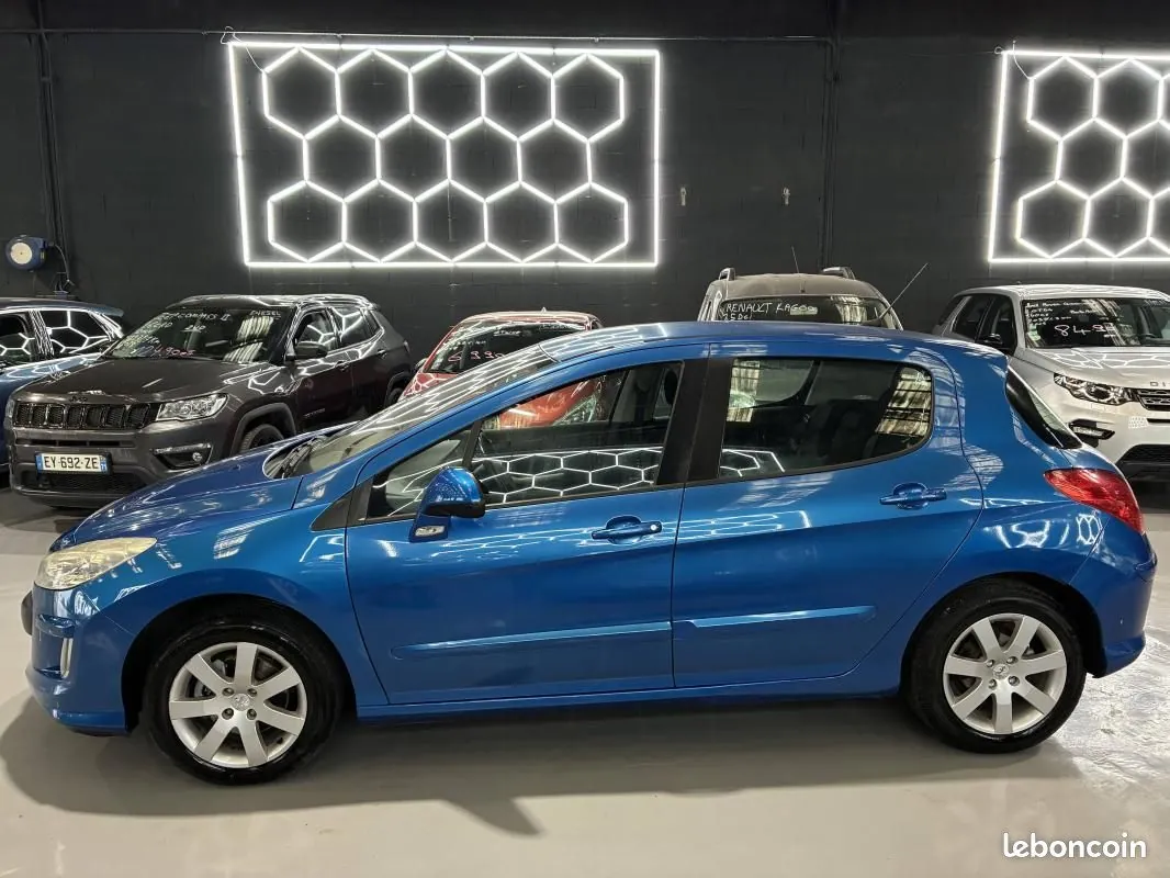Peugeot 308 2008 photo 2