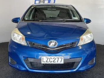 Toyota Vitz 2012 photo 3