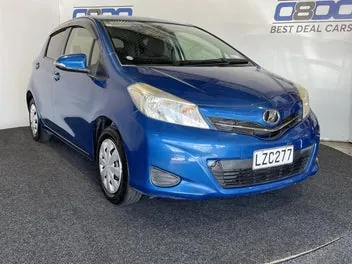 Toyota Vitz 2012 photo 2