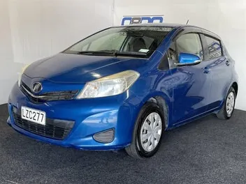Toyota Vitz 2012 photo 4